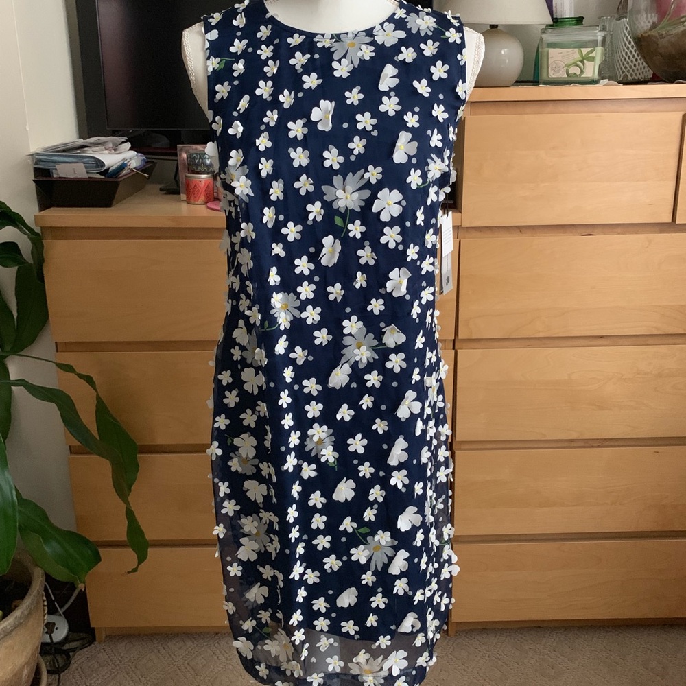 Brand new Karl Lagerfeld Daisy Dress Size S